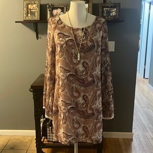 Summer dress with sheer bell sleeves and lace trim with back detail size M